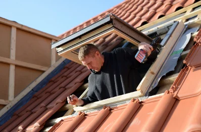 Pose de fenêtres de toit Velux à Maignaut-Tauzia